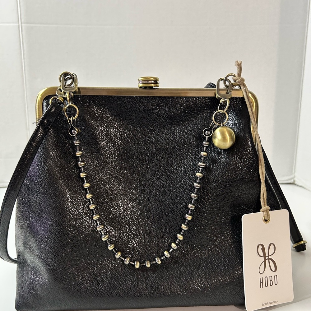 Hobo Amelia Crossbody Micrograin Leather Black NWT - Picture 2 of 13